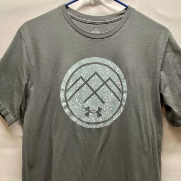 Under Armour UA Mountain Peaks T-Shirt Mens Medium Grey Cotton Blend Loose Fit - Picture 2 of 12